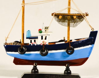 Barca da pesca decorativa in legno