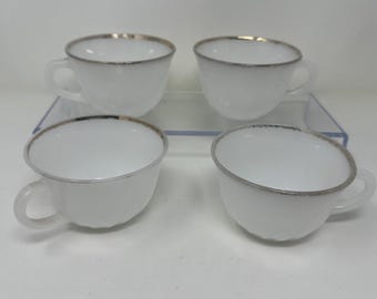 Anchor Hocking Fire King Milchglas-Teetassen mit Wirbelmuster (4er-Set)