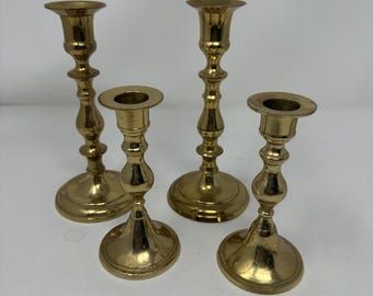 Vintage Messing-Kerzenständer, 4er-Set, hergestellt in Indien, abgestufte Kerzenhalter