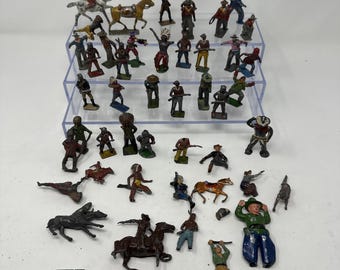 Konvolut von über 50 Vintage-Spielzeugfiguren aus Blei von BARCLAY, Britain's, Hills usw.