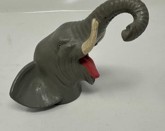 Vintage Wilton Flaschenöffner aus Gusseisen in Elefantenform aus den 1940er Jahren, figürliches Baraccessoire, Originalbemalung