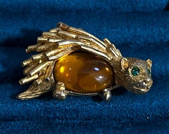 1960s Castlecliff Hedgehog Brooch Amber Glass Animal Pin Gold Tone Vintage Jewelry
