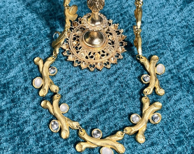 Dolce Vita 1990's Paris Branch Crossing Necklace – Matte Gold French Vintage Costume Jewelry