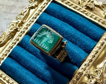 1990s Vintage Green Carved Statement Ring, Square Figure Motif Ring, Artisan Unisex Ring with Old World Charm
