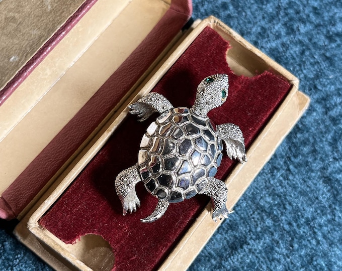 Monet Turtle Brooch 1960s – Silver Tone Animal Pin with Green Rhinestones | Animal Motifs