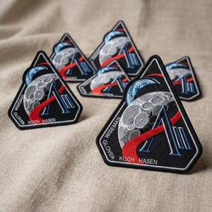 Artemis II Mission Patch Embroidered - NASA Space Badge Lunar Mission Astronaut Collectible Velcro Morale Patch Gift