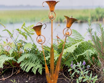Metalen calla lelie tuinkunst paal – Rustiek metalen bloementuindecoratie