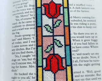 Kruissteekpatroon glas-in-lood bloem tulp bladwijzer pdf