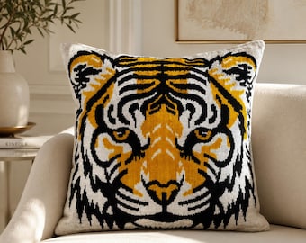 Poszewka na poduszkę Tiger Velvet Ikat 20x20 – Poduszka z nadrukiem zwierzęcym