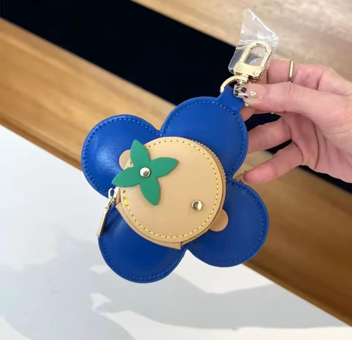 Vivienne louis vuitton keychain - Etsy 日本