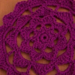 Crocheted Doily Pattern, Crochet Pattern Decor, Crochet Heart Doily, Crochet Heart Decor, PDF507 image 2