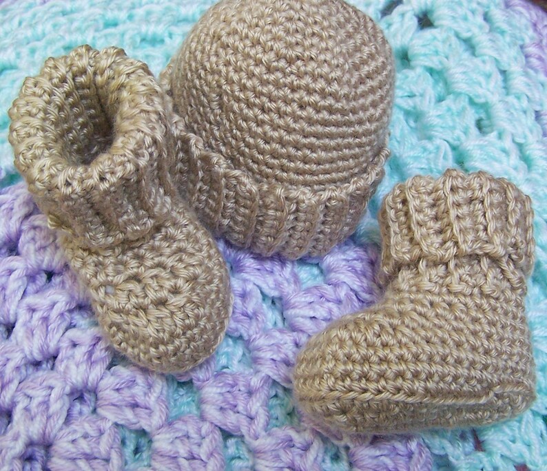 Crochet Booties and Hat Pattern, Crochet Baby Hat Pattern, Hat and Booties, Newborn Hat and Booties, Premie 6 Months PDF401 image 5
