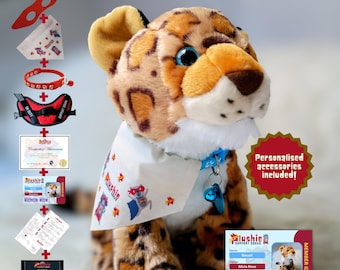 Spersonalizowana pluszowa maskotka Jaguar Cat z niestandardową bandaną, szelkami, dowodem osobistym i akcesoriami, wyjątkowy prezent ESSA dla kotów cierpiących na lęki
