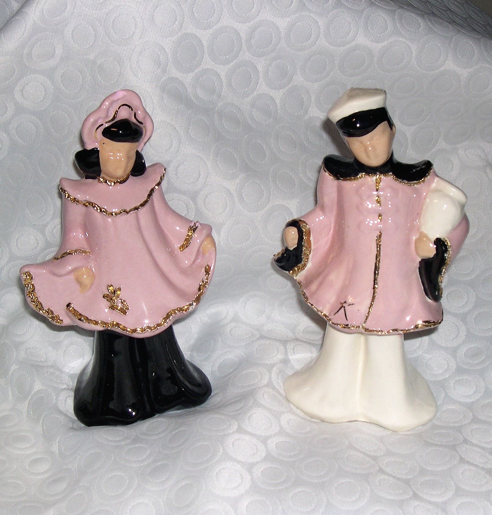 Vintage 50s Ceramic Figurine Couple: Pink, Black & White Kitsch