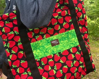Washable, Insulated Market Tote - Strawberry