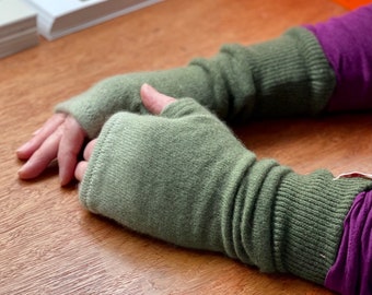 100% Cashmere Fingerless Gloves - Ombre(with THUMBS!) Women's S/M