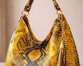 Bolso grande tipo hobo de piel de pitón beige: lujoso bolso de hombro de piel de serpiente