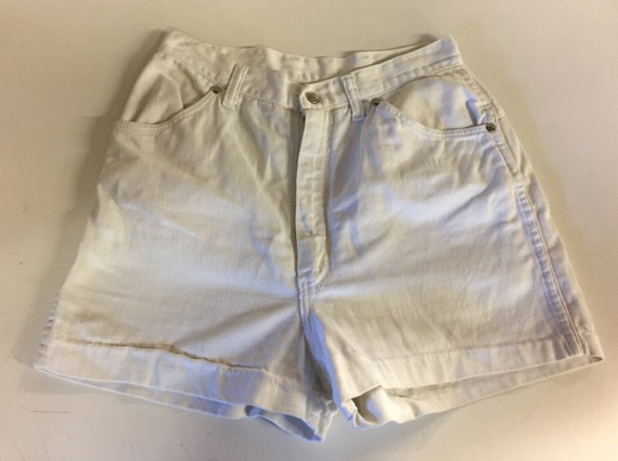 white wrangler shorts