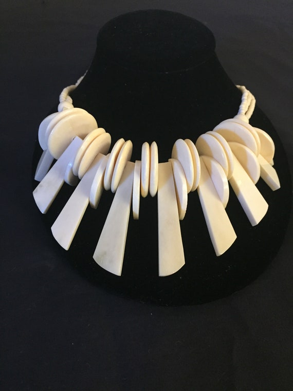 Vintage Bone Beaded Statement Necklace Collar Odd… - image 6