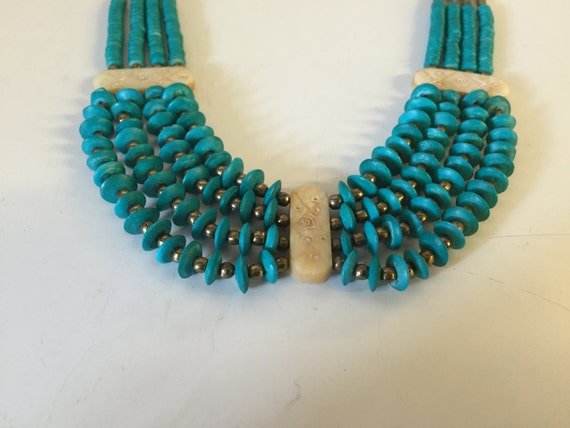 Vintage Faux Turquoise & Bone Colored Beaded Stat… - image 3