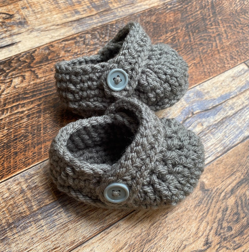 Crochet Infant Baby SANDALS Button Strap CLOG Booties // Size 3-12 Mos // Many Color Options image 7