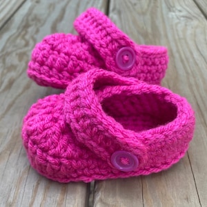 Crochet Infant Baby SANDALS Button Strap CLOG Booties // Size 3-12 Mos // Many Color Options