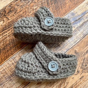 Crochet Infant Baby Gray SANDALS Button Strap CLOG Booties // Size 0-3 Mos // Many Color Options