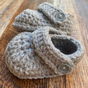 Crochet Infant Baby SANDALS Button Strap CLOG Booties // Size 3-12 Mos // Many Color Options image 8