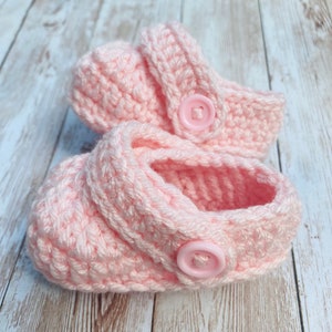 Crochet Infant Baby SANDALS Button Strap CLOG Booties // Light Pink // Size 3-12 Mos // Many Other Color Options