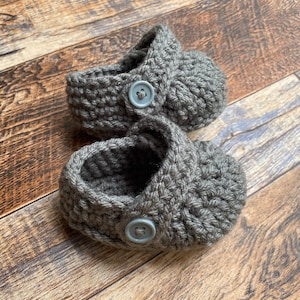 Crochet Infant Baby SANDALS Button Strap CLOG Booties Gray // Size 3-12 Mos // Many Color Options
