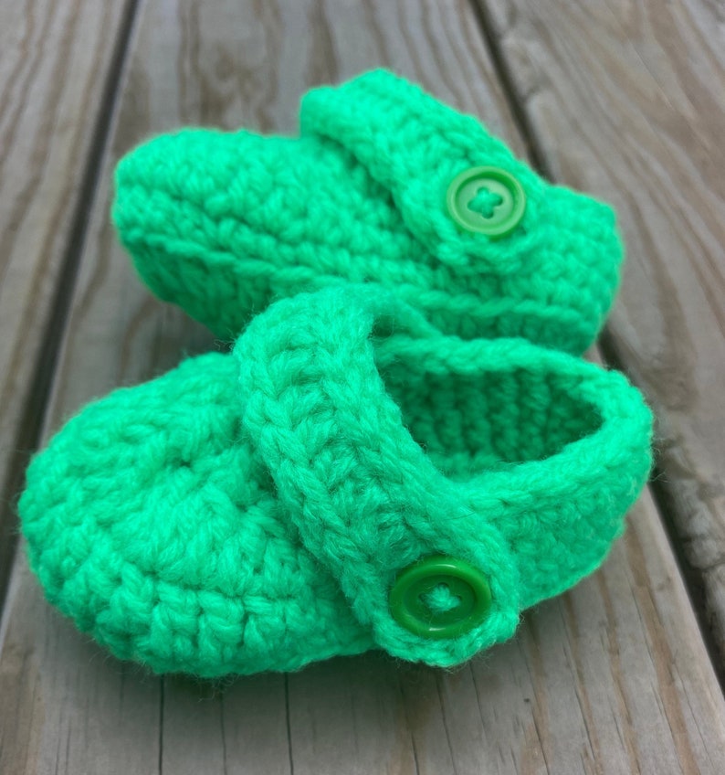 Crochet Infant Baby SANDALS Button Strap CLOG Booties // Size 3-12 Mos // Many Color Options image 10