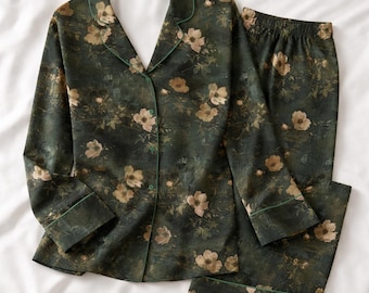Set pigiama cottagecore scuro, pigiama floreale vintage, set da relax botanico suggestivo, pigiama con estetica forestale, pigiama cottagecore accogliente