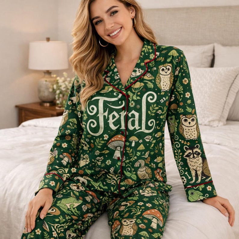 Puede incluir: Un juego de tres tazas de cer&aacute;mica con un acabado mate moteado. Las tazas son de color crema, gris claro y gris oscuro. Cada taza tiene un dise&ntilde;o simple y minimalista.