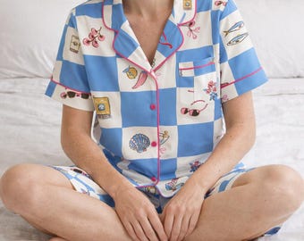 Pijama de cuadros azules, regalo para ella, conjunto de ropa de dormir estilo preppy costero, conjunto de pijama de verano junto al mar, pijama corto abotonado para mujer