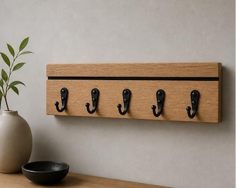 Natural wood wall-mounted key holder – 5 black hooks, entryway key storage, handcrafted wall decoration