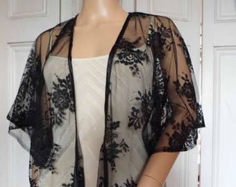 Kimono/chaqueta/capa/encubrimiento/bolero de encaje negro con ribete de satén