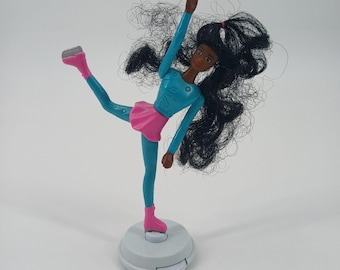 Barbie patinadora sobre hielo de juguete de la Cajita Feliz de McDonald's vintage de 1995, Barbie patinadora móvil