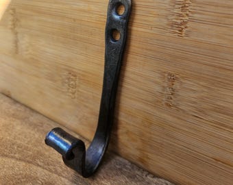 Crochet évasé à 2 trous