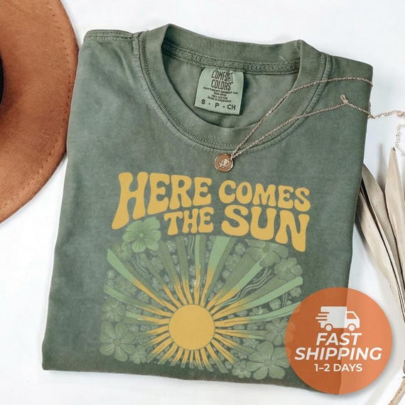 Comfort Colors Here Comes The Sun Shirt, Retro Sun Graphic Tee, Vintage Hippie Sun Shirt, Boho Summer Sunshine Shirt, Retro Flower Sun Tee