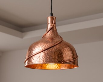 Lampada a sospensione vintage in rame, con cupola martellata, stile marocchino.