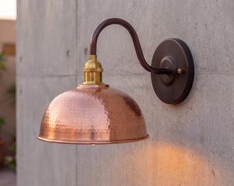 Applique da parete in rame realizzata a mano, lampada a cupola martellata, apparecchio di illuminazione moderno