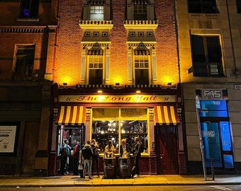 Dublin's Long Hall Pub