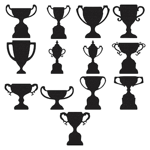 Puede incluir: Una colección de trece siluetas negras de varios trofeos. Cada trofeo presenta un diseño único con diferentes formas de asas, profundidades de copa y bases de pedestal, dispuestos en un patrón de cuadrícula sobre un fondo blanco.