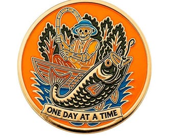 Fish Out'A Water - 1,75 ”Nüchternheitsmünze - Gelassenheitsgebets-Wiederherstellungs-Token | Emaille Meilenstein Münze