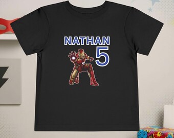 Camiseta personalizada de Iron Man para niños pequeños / Camiseta de superhéroe con nombre y edad personalizados / Camiseta de héroe de cumpleaños para niños pequeños