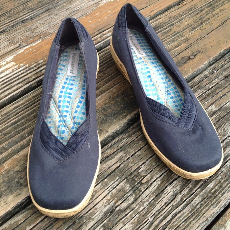 navy blue grasshopper shoes