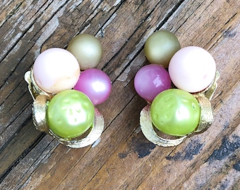 Vtg 50s 60s Pale Pink Fuschia Hot Pink Green Purple Cluster Bead Ball Gold Clip On Earrings Vtg 1950s 1960s