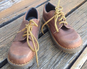 Vintage Dr Martens Docs Brown Leather Oxford Brogue Boys Girls Child’s Kids Childrens Shoes UK 13 England 6378 Vtg Lace Up