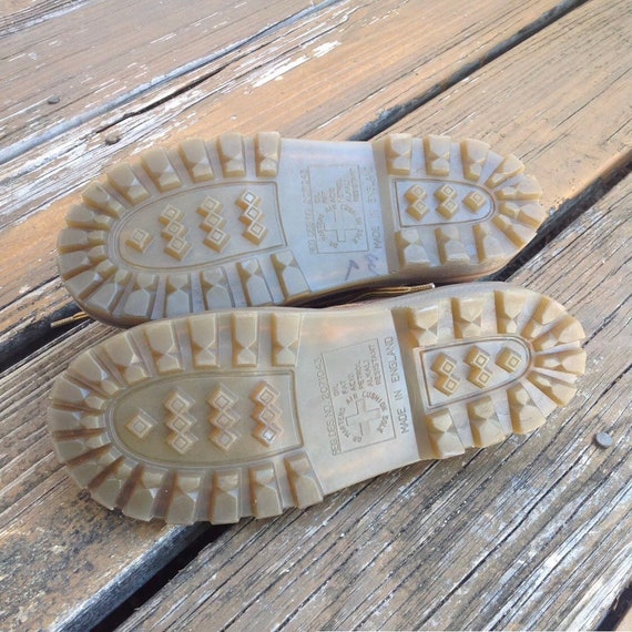 Dr martens shop childrens shoes