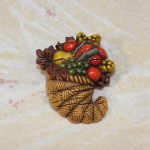 Nizza Caduta / Ringraziamento Cornucopia Pin - Carte Hallmark, Inc.